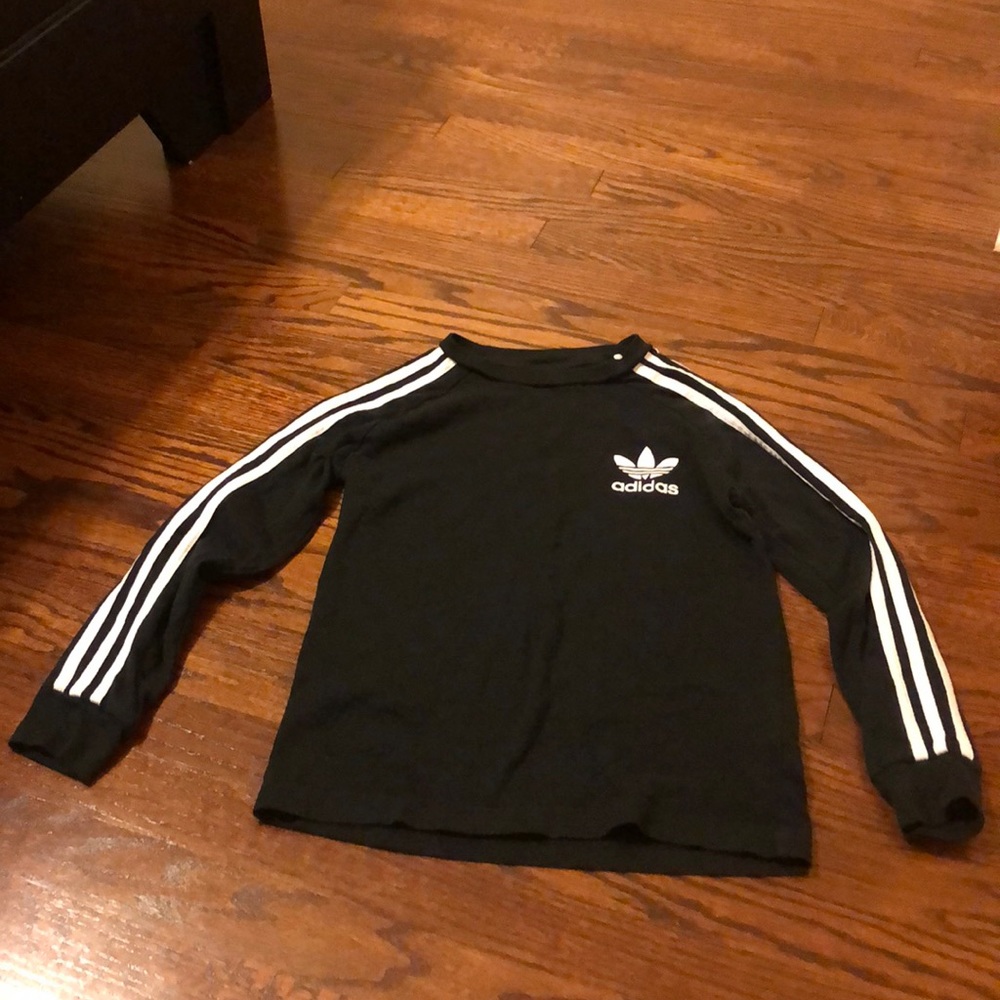 Boys black and white adidas shirt size small EUC